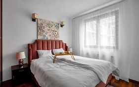 Bemowo Business Apt - 62M2, Parking, Metro & Park Nearby - By Rentujemy